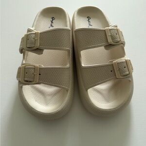 Womens Beige Sandals